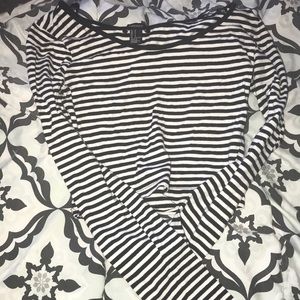 Long sleeve striped crop top.
